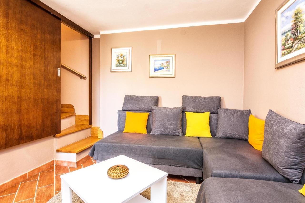 Guest House Marla Slivnica Екстериор снимка