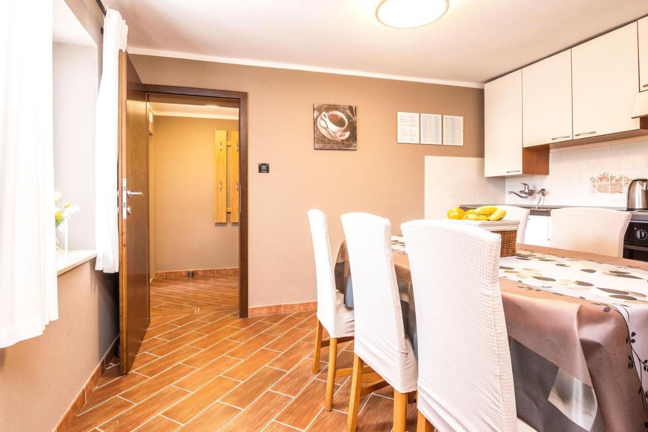 Guest House Marla Slivnica Екстериор снимка