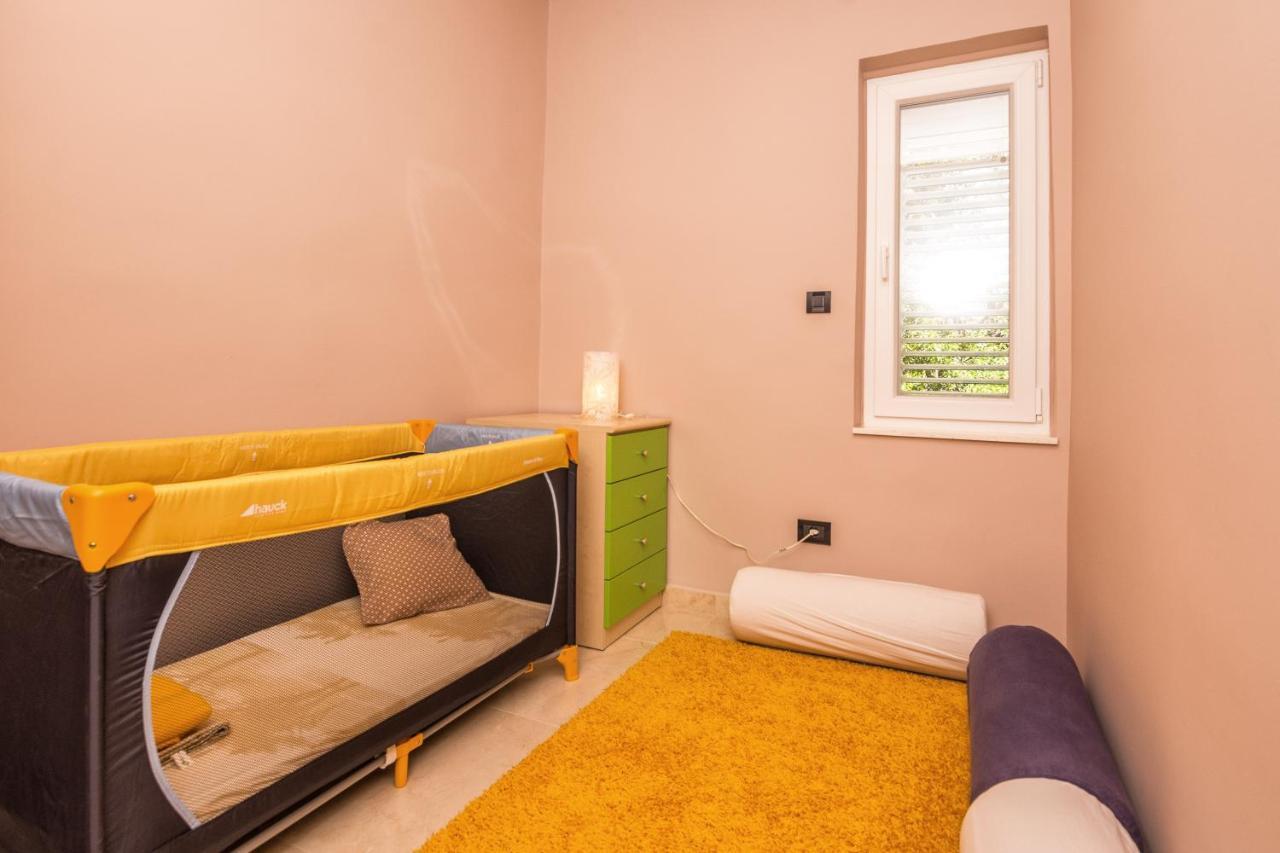 Guest House Marla Slivnica Екстериор снимка